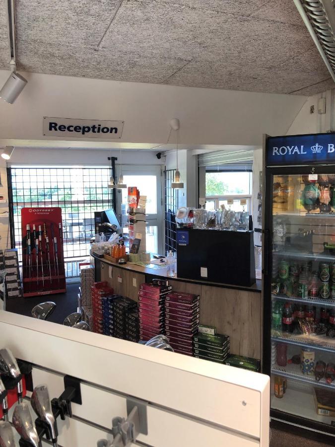 דירות Skals Hjarbaek Fjord Golfcenter מראה חיצוני תמונה